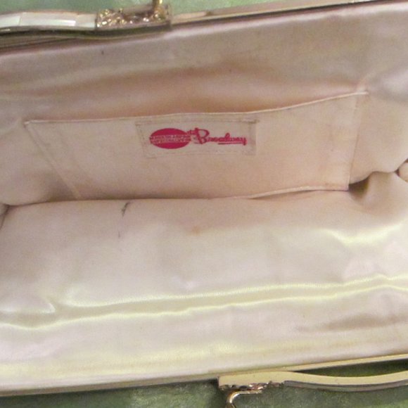 Broadway Exclusive White Sequined Floral Beaded Handbag MOP On Brass Frame - Picture 11 of 15